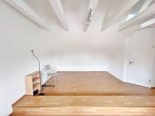 rechte Hälfte / Dachbodenzimmer - 