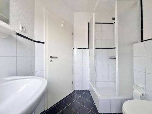 rechte Hälfte / Duschbad im Dachgeschoss - 