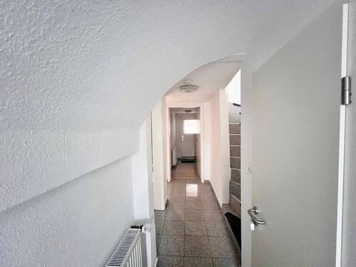 rechte Hälfte / Souterrain / Flur - 