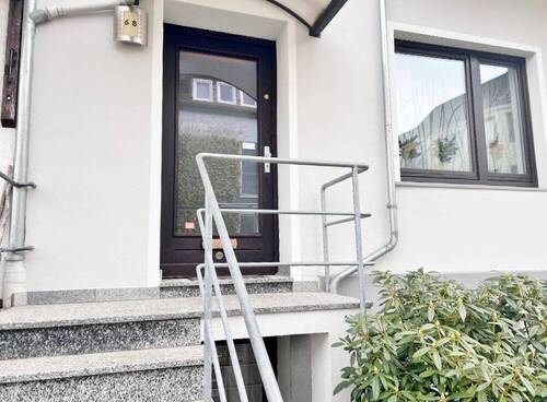 Hauseingang - 6 Zimmer Einfamilienhaus zum Kaufen in Bremen