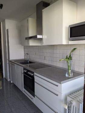 Küchenzeile könnte vom Vormieter übernommen werden - 