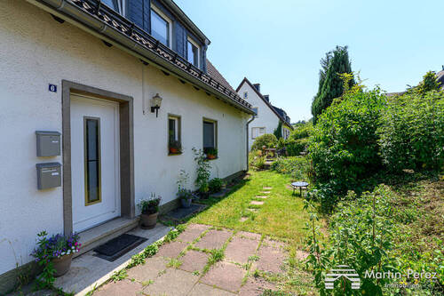 Gebäudeansicht - 6 Zimmer Doppelhaushälfte zum Kaufen in Schalksmühle