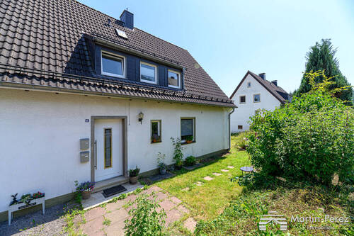 Vorderansicht - 6 Zimmer Doppelhaushälfte in Schalksmühle