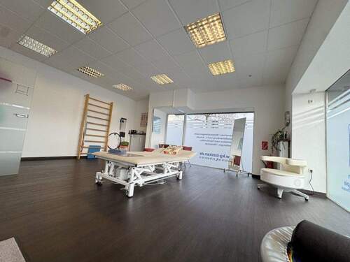 Großes Behandlungszimmer - Gewerbeobjekt (Büro, Produktion, Verkauf) zur Miete in Oberhausen