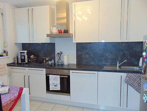 Küche mit Essplatz.jpg - 2 Zimmer Etagenwohnung in Hürth