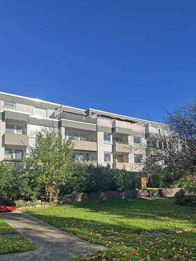 Außenansicht - In zentraler Lage mit Balkon - 325.000,00&nbsp;EUR Kaufpreis, ca.&nbsp; 89,00&nbsp;m&sup2;&nbsp;Wohnfl&auml;che