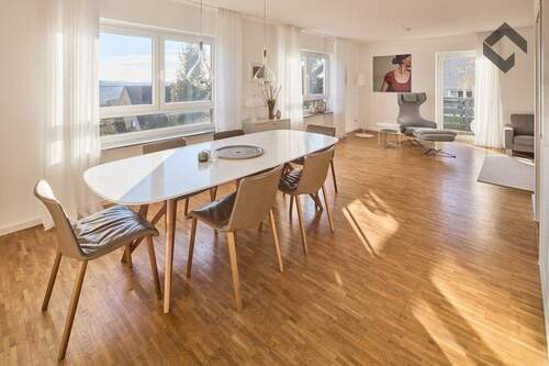 Einladender Essbereich - 6 Zimmer Einfamilienhaus zum Kaufen in Reichshof