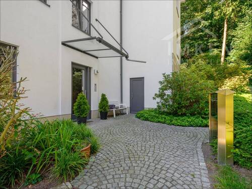 Hauseingang - 1 Zimmer Mehrfamilienhaus, Wohnhaus in Hamburg