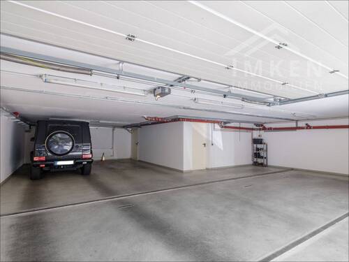 Tiefgarage mit 4 Stellplätzen - 