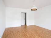 Wohnzimmer · Blick zum Flur - 