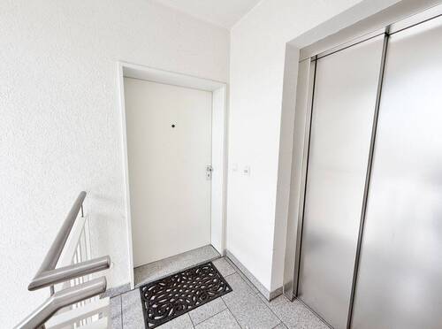 Wohnungseingang - 2 Zimmer Etagenwohnung in Bremen