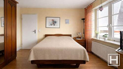 Schlafzimmer im Obergeschoss - Einfamilienhaus mit 316,70 m&sup2; in Neversdorf zur Miete