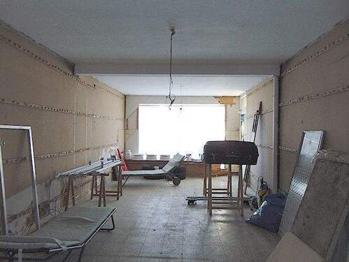 Teilansicht linkes Ladenlokal.jpg - 