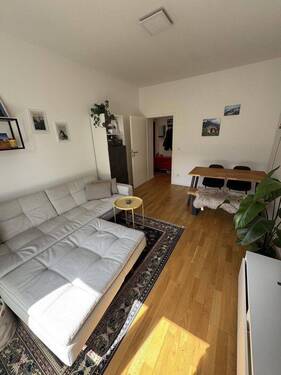 Wohnzimmer - 2 Zimmer Etagenwohnung zum Kaufen in Berlin