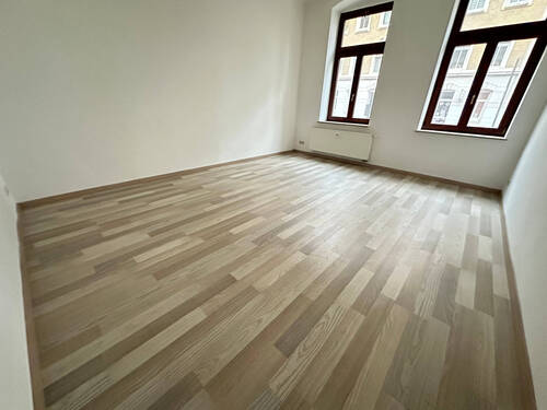 Laminatbsp. aus Nachbarwhg. - Etagenwohnung mit 70,00 m² in Chemnitz zur Miete