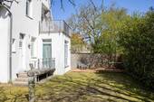 Ruhiger Garten mit Terrasse - 