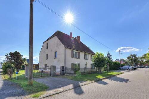Straßenansicht - 1 Zimmer Mehrfamilienhaus, Wohnhaus in Nauen