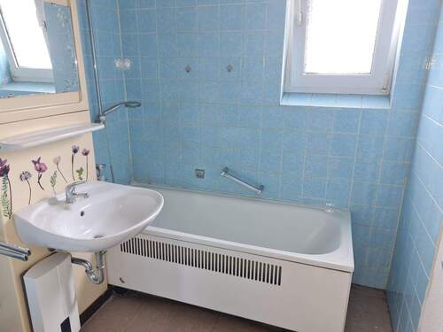 Badezimmer - 2 Zimmer Etagenwohnung in Duisburg