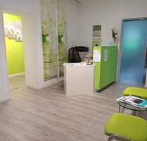 (Wohnen und Arbeiten) Physiopraxis,Saunalandschaft und Wohnung im OG, Toreinfahrt, Garage, Stellplätzen, Garten und Terrasse, in St. Ingbert-Rohrbach - Sankt Ingbert