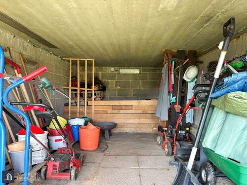 Abstellen unter Balkonterrasse - 