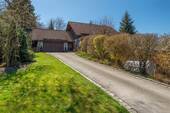 Zufahrt zum Anwesen - 6 Zimmer Einfamilienhaus in Tittling