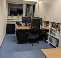 Teilzeit-Büro in München mit Alpenblick, 3 Arbeitsplätze inkl. 3D-Druck