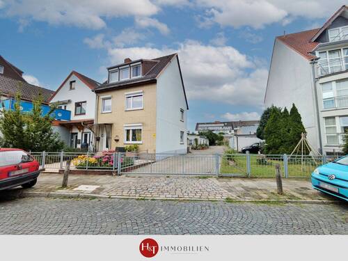 Grundstück kaufen in Bremen Osterfeuerberg - H&T Immobilien - Attraktive Baulücke mit Altbestand in Osterfeuerberg