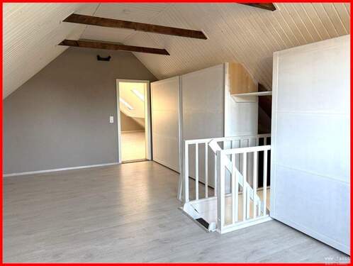 Zimmer im Dachgeschoss - 