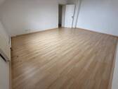 Wohnzimmer - 2 Zimmer Etagenwohnung zur Miete in Chemnitz