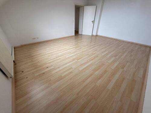 Wohnzimmer - 2 Zimmer Etagenwohnung zur Miete in Chemnitz