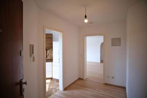 Flur vorne - 4 Zimmer Etagenwohnung in Gottmadingen