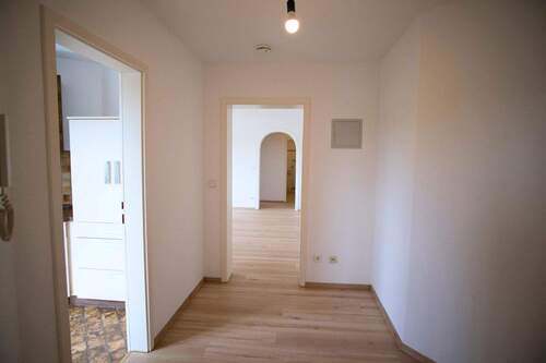 Flur vorne - Etagenwohnung mit 98,00 m² in Gottmadingen zum Kaufen