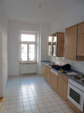 9 Küche mit EBK - 