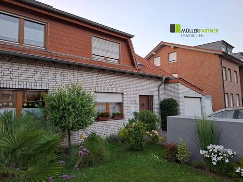 Straßenansicht - 5 Zimmer Mehrfamilienhaus, Wohnhaus zum Kaufen in Eschweiler-Weisweiler