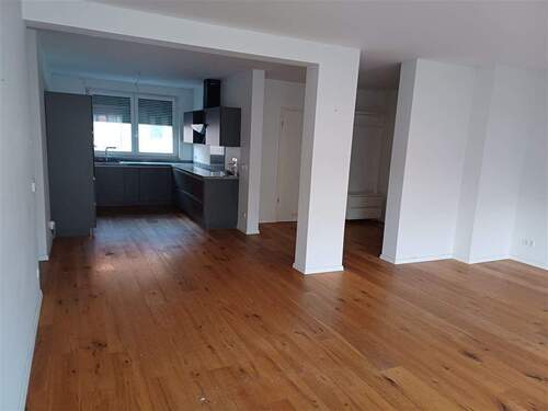 Blick zur offenen Küche - 