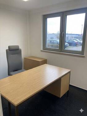 12 K640_Bild Büro klein EG mit Südausrichtung.JPG - 