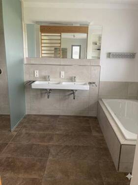 13 K640_Bild Bad Ansicht 1.JPG - 