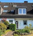 Hausansicht Vorderseite - 4 Zimmer Reihenmittelhaus zum Kaufen in Neuss