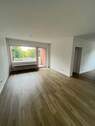 Wohnzimmer - Gepflegte 3-Zimmer-Wohnung mit offenem Wohn- Essbereich