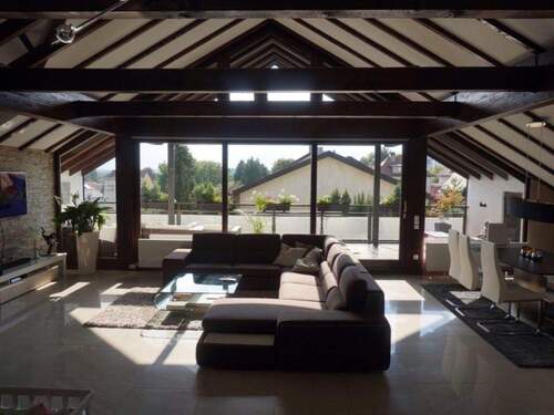 Wohnzimmer - Traumhafte Dachgeschosswohnung mit viel Licht und Aussicht