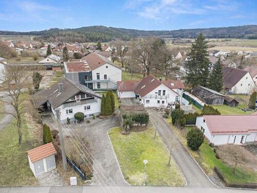 Luftbild - 7 Zimmer Einfamilienhaus in Dietingen