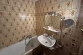 Blick in das Badezimmer - 
