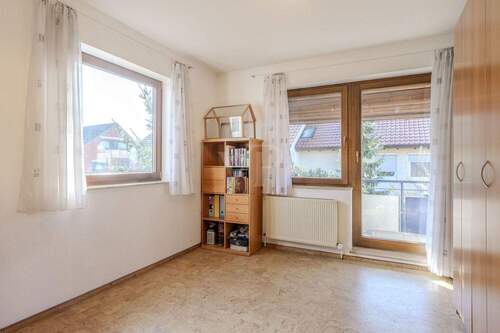 Zimmer 2 mit Zugang zum Balkon - 