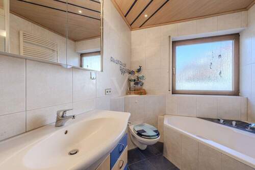 Badezimmer 1. Obergeschoss - 