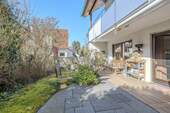 Außenbereich mit Terrasse - 