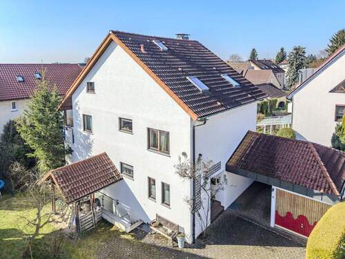 Hausansicht - 7 Zimmer Einfamilienhaus zum Kaufen in Wolfschlugen