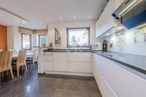 Offene Küche - Einfamilienhaus mit 248,00 m&sup2; in Wolfschlugen zum Kaufen