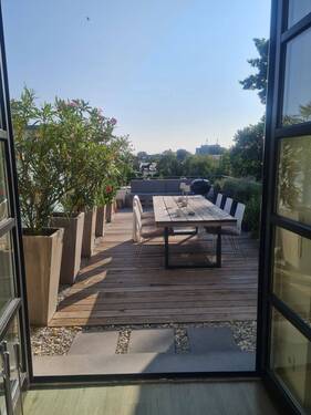 Austritt auf Dachterrasse - Wunderschönes, repräsentatives Stadthaus mit großer Terrasse, Innenhof, Garagen und Gewerbeeinheit