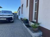 Einfahrt Haupteingang - Mehrfamilienhaus, Wohnhaus mit 140,00 m&sup2; in Köln zum Kaufen