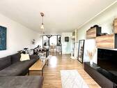 Wohnzimmer - 2 Zimmer Etagenwohnung zum Kaufen in Köln
